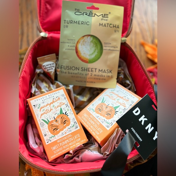 Dkny Other - All about Autumn relaxing bath & beauty set (Plus DKNY bag)